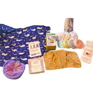 Maternity Bundle! Nursing cover, Ice packs, Nursing pads, Pumping Bra, Haakaa